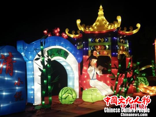 图为，武汉东湖灯会文化灯组 徐金波 摄