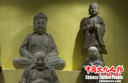 胡氏木艺家族雕刻和收集的木雕作品 张俊 摄