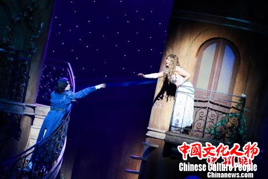 法语原版音乐剧《罗密欧与朱丽叶》在沪热演