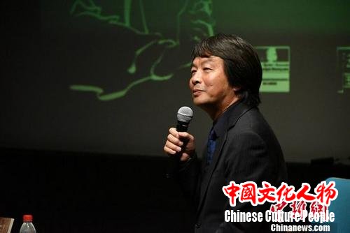 刘震云获法兰西文学艺术骑士勋章