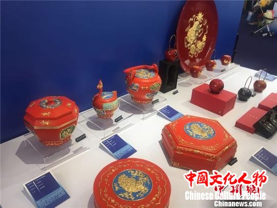 图为2018中国(宁波)特色文化产业博览会现场 李佳赟 摄 图为2018中国(宁波)特色文化产业博览会现场 李佳赟 摄