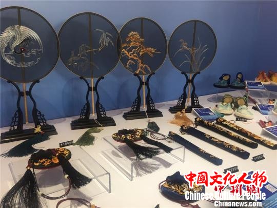 图为2018中国(宁波)特色文化产业博览会现场 李佳赟 摄 图为2018中国(宁波)特色文化产业博览会现场 李佳赟 摄