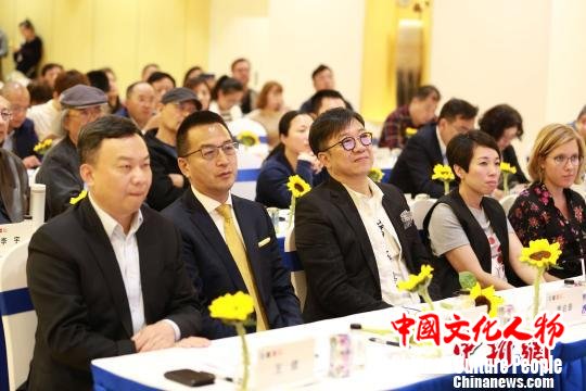 4月26日，第四届“追逐梵高”大赛？东岸全国总决赛暨首届世博艺术季揭幕式在上海举行。世博管理局 供图