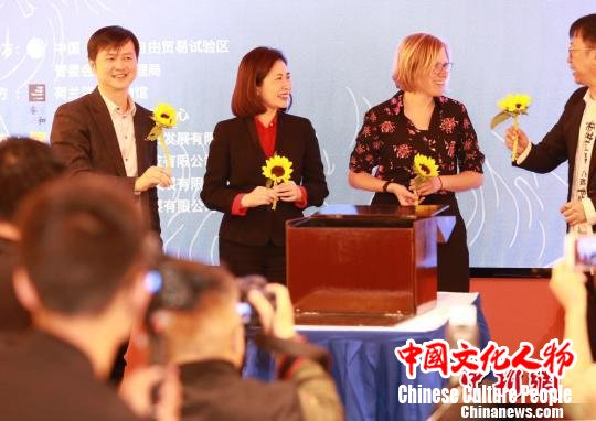 “追逐梵高”大赛在沪举行首届世博艺术季拉开帷幕