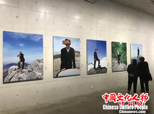 影之景——菲利普？拉梅特个人摄影作品展将持续到6月10日。　邓霞 摄