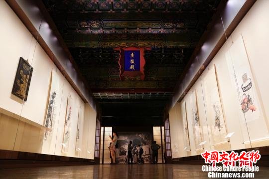 故宫文华殿书画馆首次启用