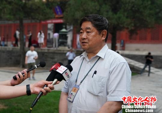 故宫博物院院长单霁翔接受采访 杜洋 摄