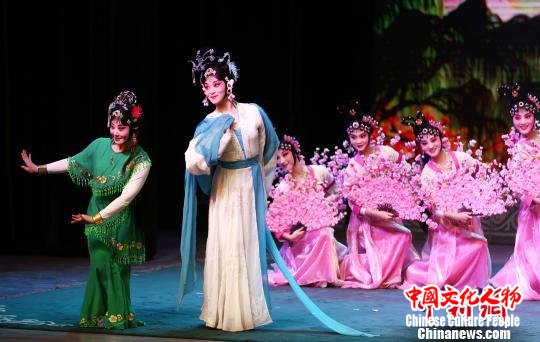 国家级“非遗”婺剧首次亮相新疆