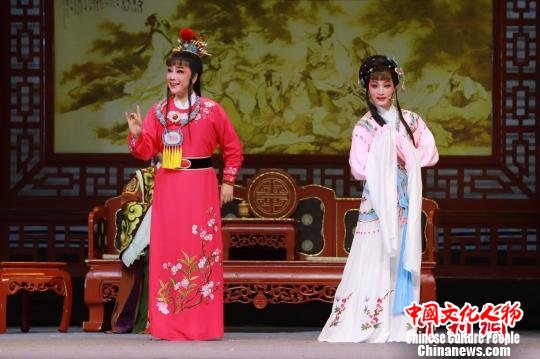 图为:越剧《红楼梦》全国首轮巡演 绍兴大剧院供图 摄 图为:越剧《红楼梦》全国首轮巡演 绍兴大剧院供图 摄
