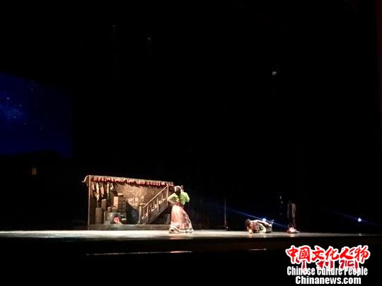 图为演出剧照。　胡远航 摄