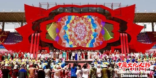 “世界最长狂欢节”:第三届丝路花儿艺术节在青海民和开幕