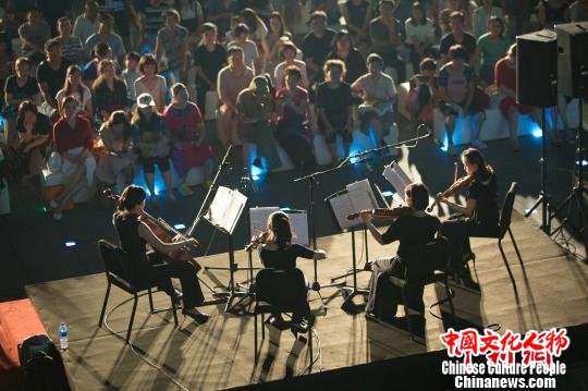 国家大剧院户外直播“漫步经典”走进北京坊