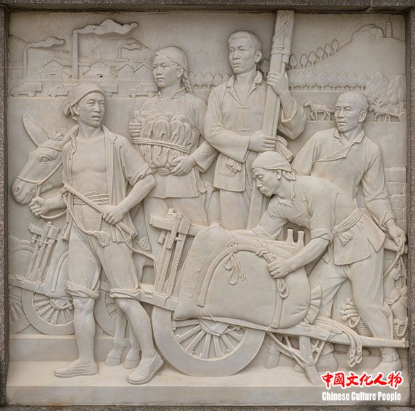 刘开渠《人民英雄纪念碑浮雕·支援前线》，200cm×200cm，汉白玉，1958年。