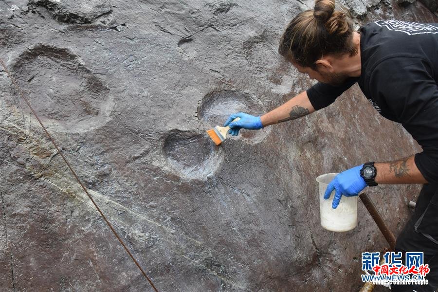 点击进入下一页