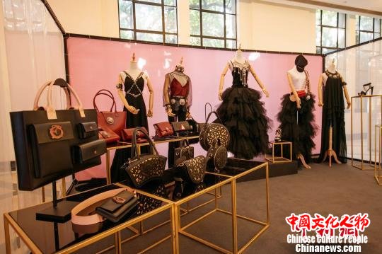 格桑花系列展区。上海公共艺术协同创新中心 供图